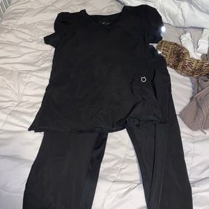 Cherokee infinity black scrub set